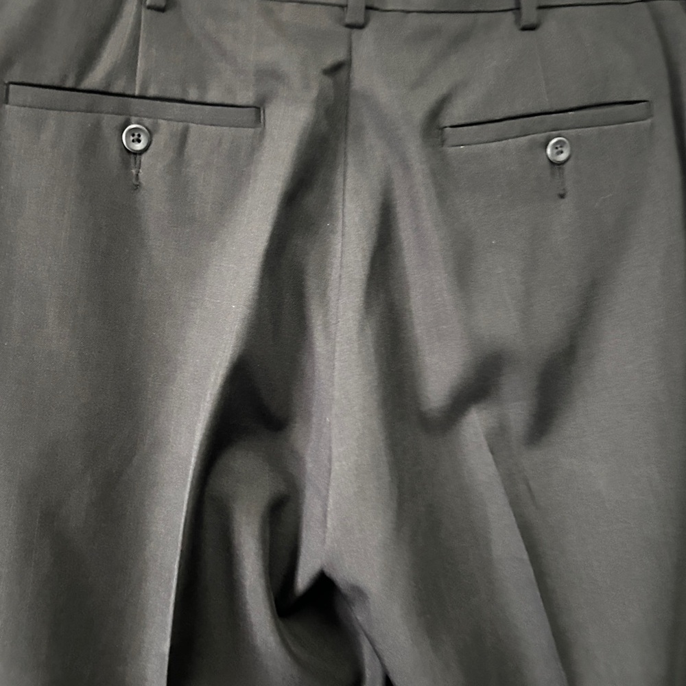 Men's Perry Ellis Black Dress Pants
W33 L29 - Picture 2 of 4